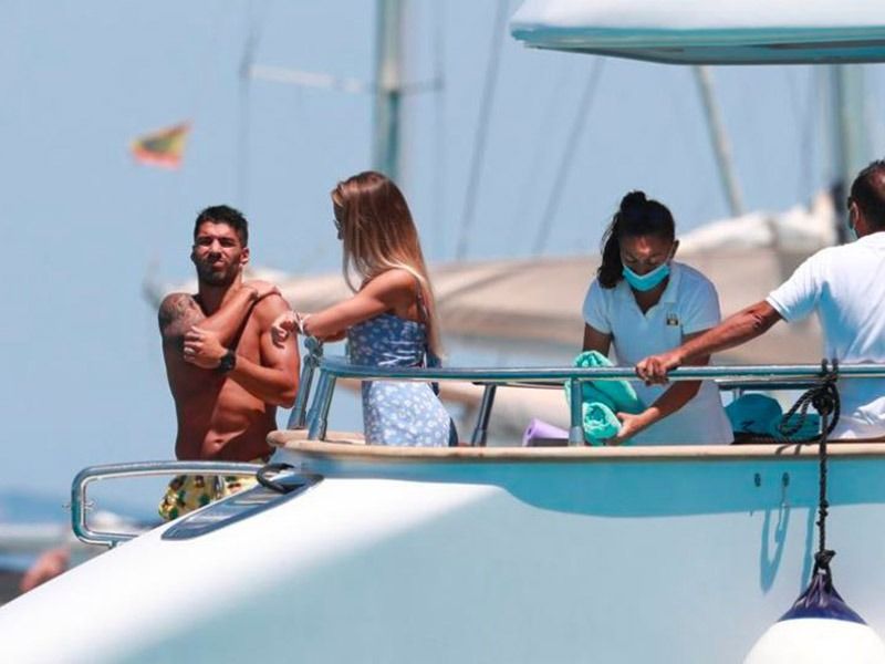 Messi and Suarez got involved in a controversy while on vacation in the Corona epidemic bsp