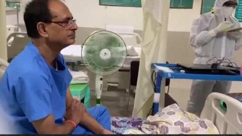 madhya pradesh bhopal pm narendra modi phone call to shivraj singh chauhan and cm listened to man ki baat in hospital kpr