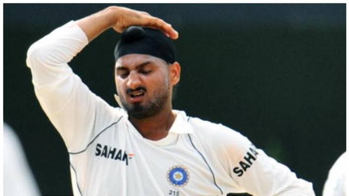 Pure mohalle ka lga diya kya? Harbhajan Singh expresses dismay over hefty electricity bill Pure mohalle ka lga diya kya? Harbhajan Singh expresses dismay over hefty electricity bill