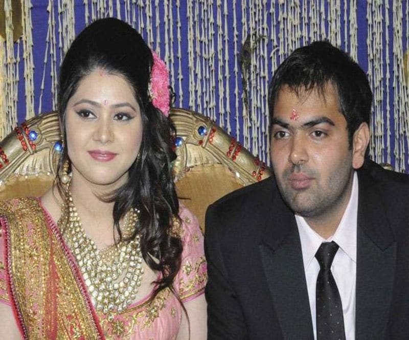 लालू यादव की छठी बेटी का नाम धन्नु उर्फ अनुष्का राव है, जिनकी शादी हरियाणा सरकार में मंत्री रहे अजय सिंह यादव के बेटे चिरंजीवी राव के साथ हुई। इनका परिवार हरियाणा की राजनीति में सक्रिय है।(फाइल फोटो)