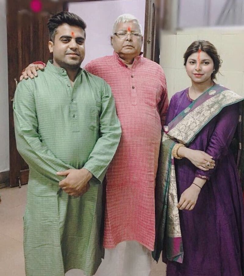 लालू यादव की सबसे छोटी बेटी हैं राजलक्ष्मी यादव। इनकी शादी सपा सुप्रीमों मुलायम सिंह यादव के पोते तेज प्रताप यादव से हुई है, जो फिलहाल लोकसभा सांसद हैं। इनका परिवार उत्तर प्रदेश का सबसे बड़ा राजनीतिक परिवार है।(फाइल फोटो)