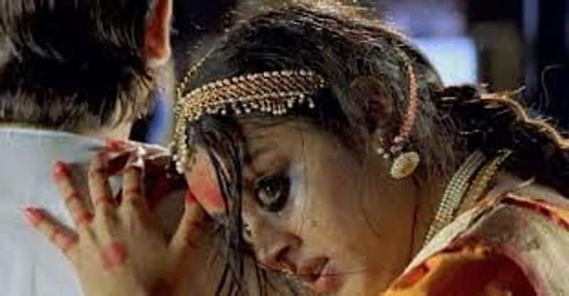 chandramuki 2 movie bollywood actress acting in jyothika character?