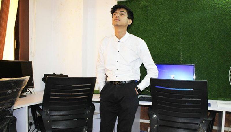 Youngest digital entrepreneur Siddhant Kumar akaSiddhant Thakran turns to be the youngest millionaire of India