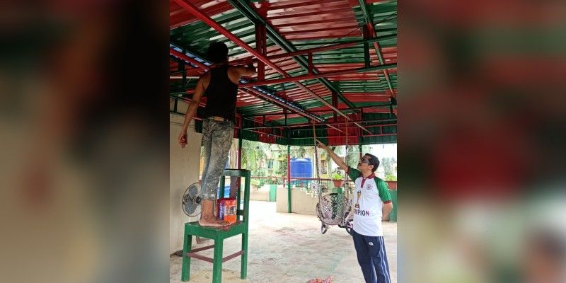 A Mohun Bagan supporter creates replica of club tent in his home at Howrah