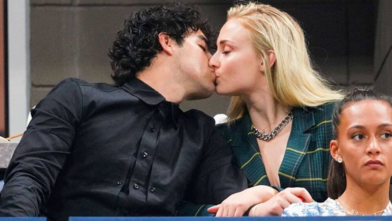 Priyanka chopra Sister in law Sophie turner And joe jonas blessed with baby girl See pics KPY