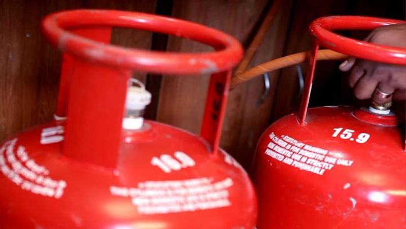 signs of gas leakages and what to do if smells gas
