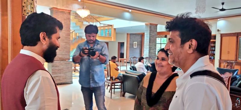 Meeting at sandalwood actor shivaraj kumar house in Bangalore
