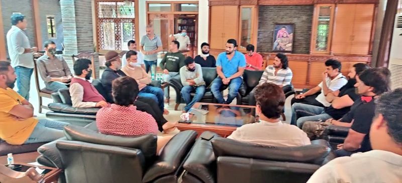Meeting at sandalwood actor shivaraj kumar house in Bangalore