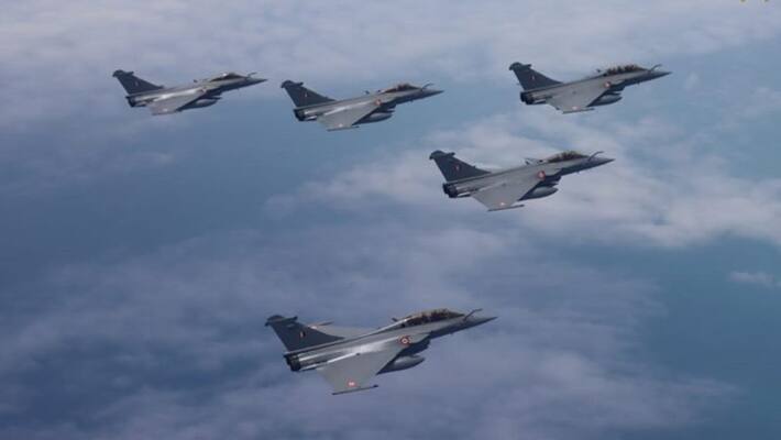 Indian Rafale Jets Came under attack by 3 Iranian missiles in UAE, claims US Army ALB Indian Rafale Jets Came under attack by 3 Iranian missiles in UAE, claims US Army ALB