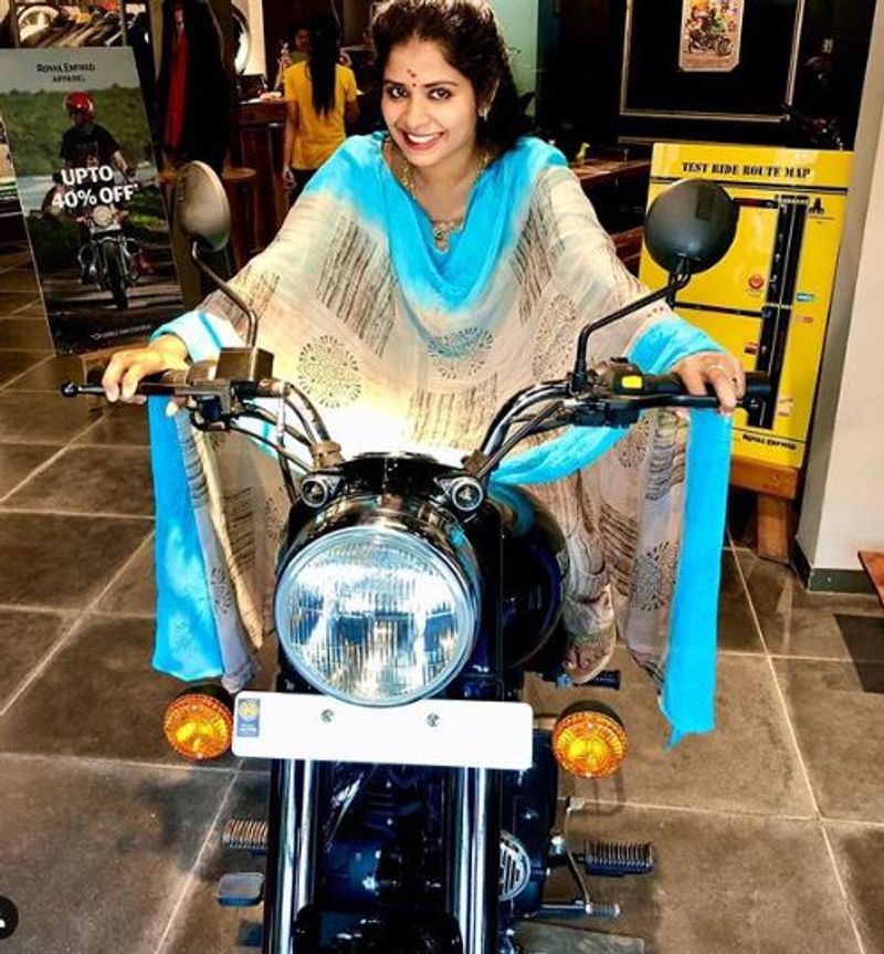 முதல் படத்திலேயே தேனடையாக வந்து... ஜாங்கிரியாக மனதில் ரசிகர்கள் மனதில் நிலைத்தார்.