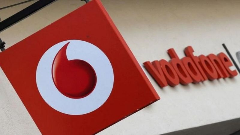 <p><strong>ভোডাফোন (Vodafone)- </strong>ভোডাফোন -এর ৬০১ টাকার প্ল্যানটিও একটি আকর্যণীয় প্ল্যান। ৫৬ দিনের এই প্ল্যানে প্রতিদিন ৩ জিবি করে মোট ১৬৮ জিবি ডেটা পাওয়া যায়। এছাড়াও এক্সট্রা প্রতিদিন ১০০ টি করে ফ্রি এসএমএস এবং আনলিমিটেড ভয়েস কল -এর সুবিধা রয়েছে এই প্যাকে। </p>