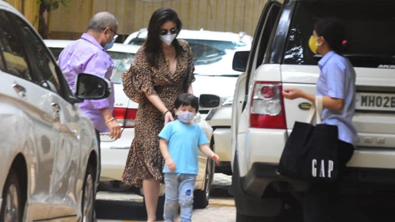 taimur ali khan outing with mummy kareena kapoor KPJ