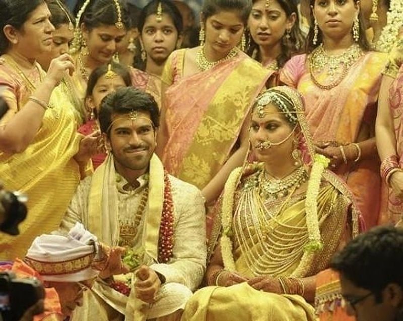 திருமண புகைப்படம் அனைவரும் ஆசிர்வதிக்கும் புகைப்படம் 
