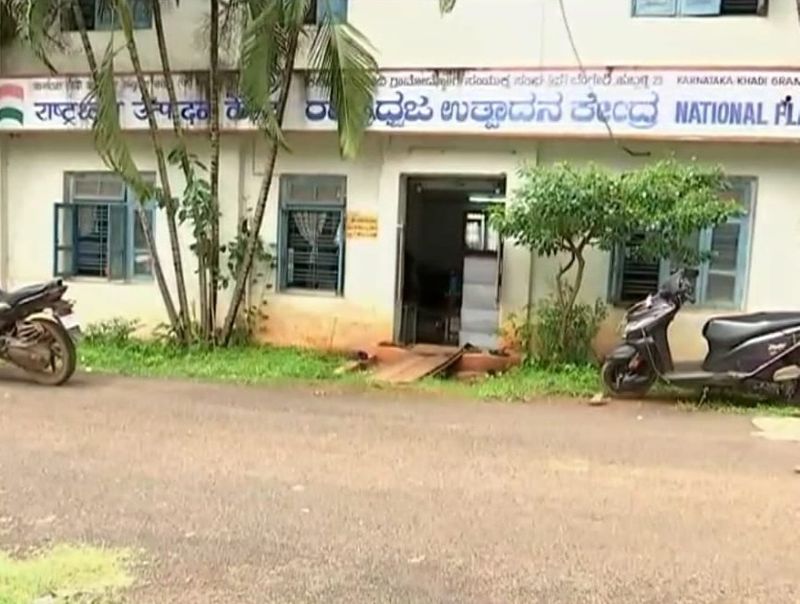 National Flag Production Unit Faces Problems in Hubballi due to Coronavirus