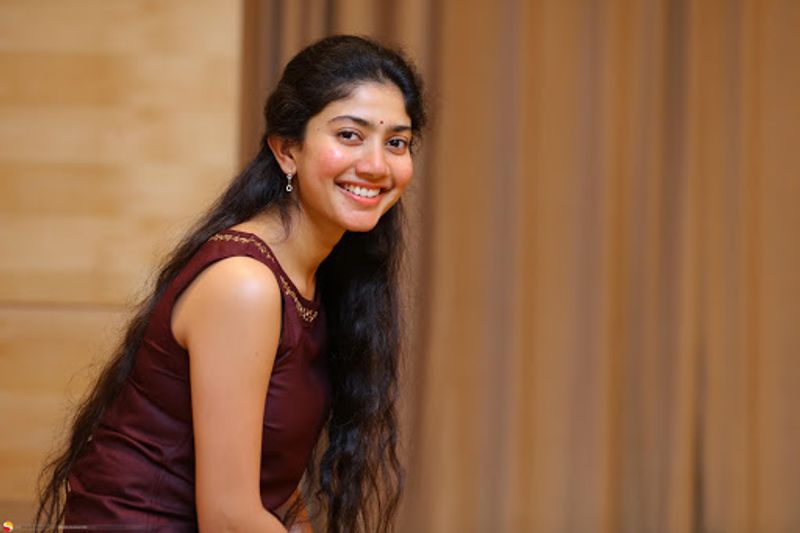 Tollywood star heroines and their educational qualifications