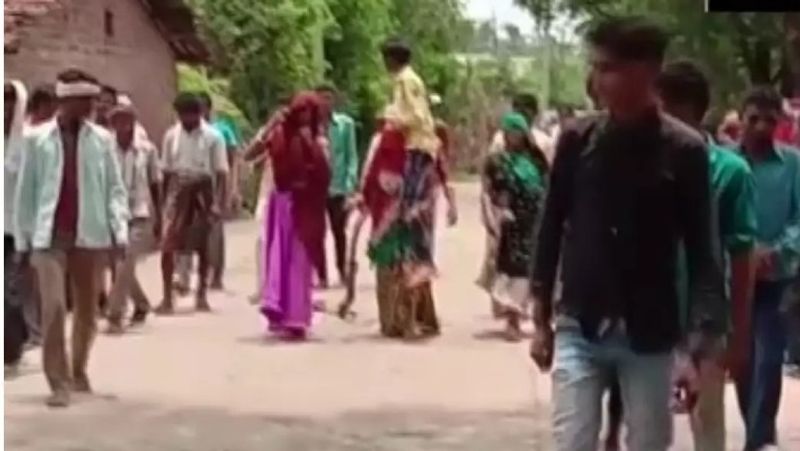 madhya pradesh tribal woman was beaten up suspected of having an affair video viral in jhabua kpr