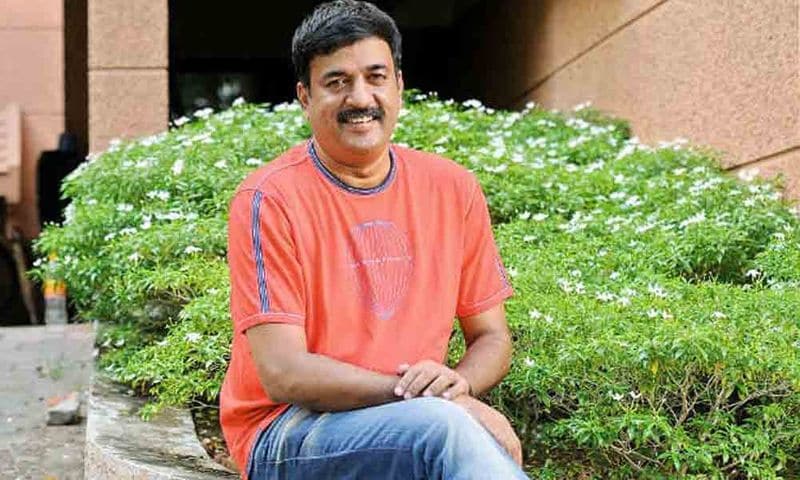 Murali, who hails from Thiruvananthapuram, began his film acting career in 1993 with the movie "Kanyakumari Oru Kavitha" directed by Vinayan.
