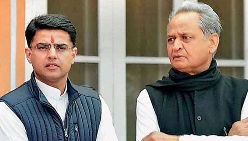 Distance between Gehlot and Pilot faction is not getting reduced, support to CM faction is trying