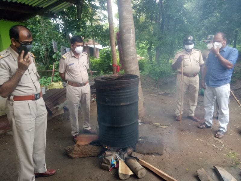 Excise Department Officers and Police Raid on Illicit Liquor in Haveri