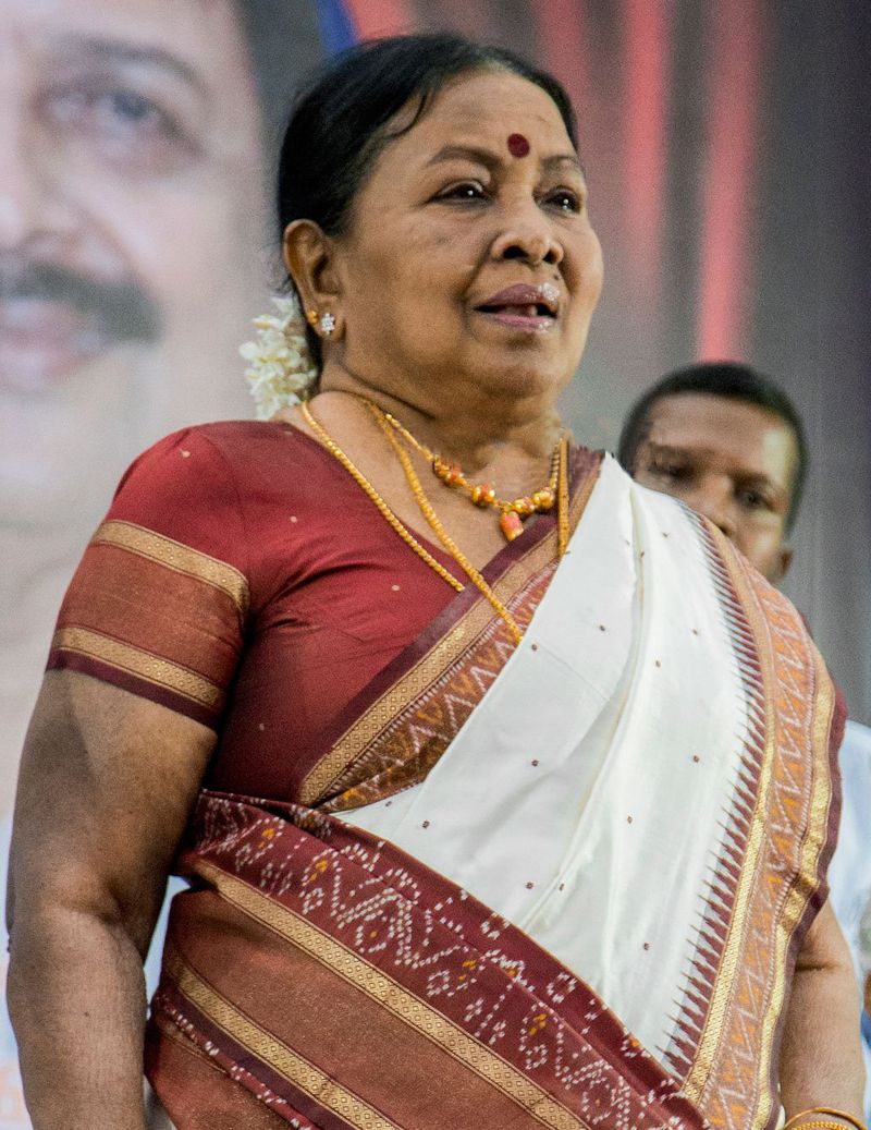 நடிகை மனோரமா 2015இல் காலமானார் இவர் நடித்த கடைசி படம் சிங்கம் 3 