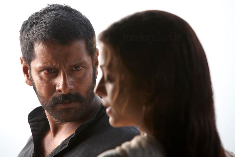 ராவணன் படத்தில் வரும் காட்சியில் விக்ரம் மற்றும் ஐஸ்வர்யா ராய் நடிக்கும் காட்சியில் ஸ்டண்ட் காட்சிகள் இவங்க இரண்டு பெரும் சேர்ந்து செய்தார்கள் 