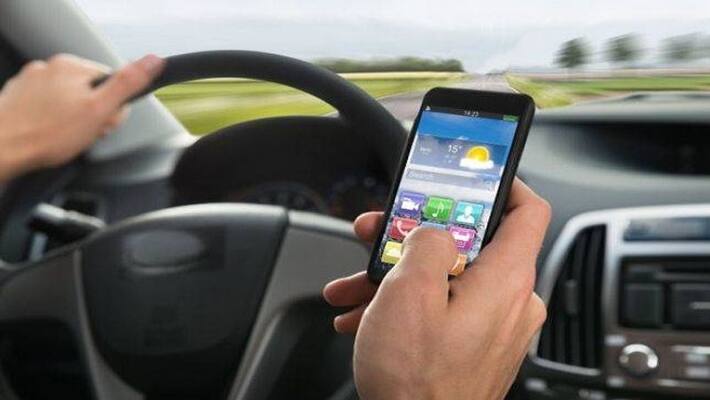 According to new traffic rules 2020: Now talking on the phone while driving in UP, you will have to pay 10 thousand as penalty ASA According to new traffic rules 2020: Now talking on the phone while driving in UP, you will have to pay 10 thousand as penalty ASA