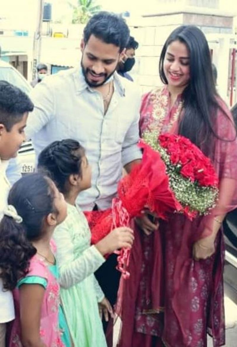 Kannada nikhil kumaraswamy revathi celebrates varamahalakshmi festival