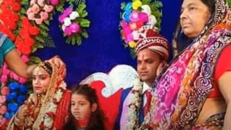 Rakshabandhan Special 2020 Pawan Singh's Sister Mala Singh See wedding pics KPY