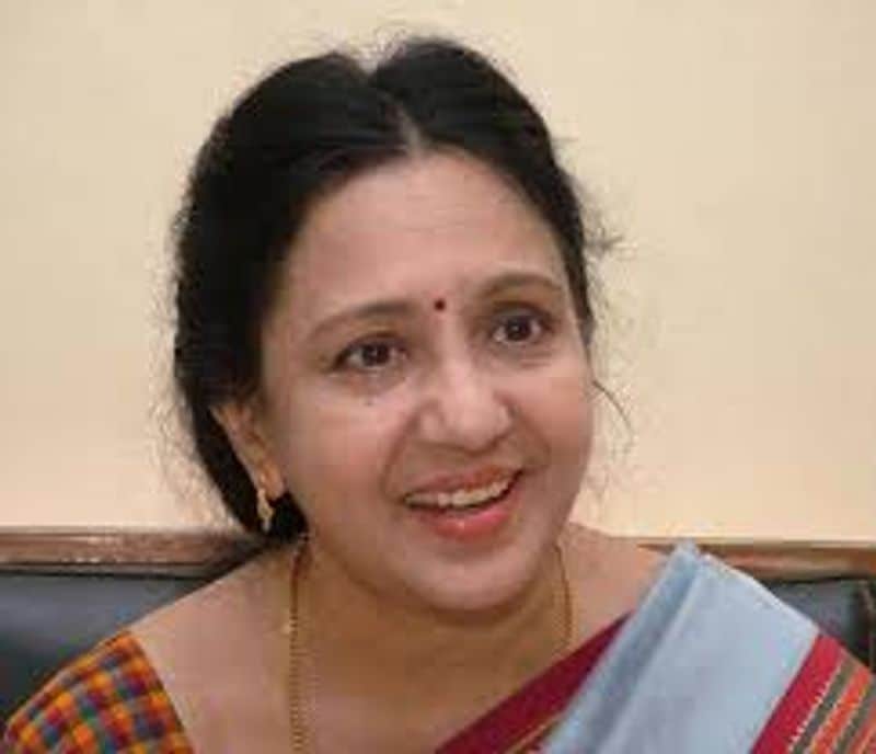 நடிகை நிர்மலா வயது 72 இன்னும் திருமணம் ஆகவில்லை