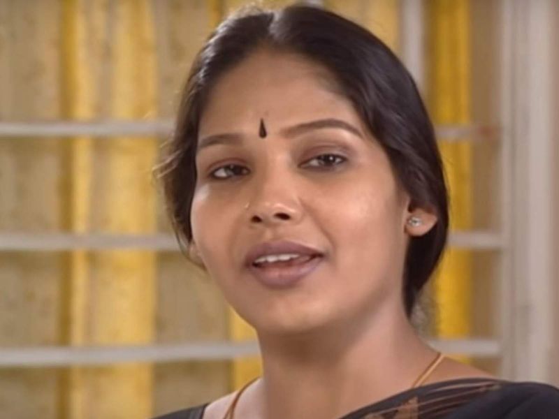 நடிகை மௌனிகா வயது 48 இன்னும் திருமணம் ஆகவில்லை