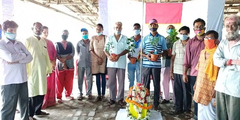 কোচবিহার ট্রফির ফাইনালে যদি সেদিন মোহনবাগান হেরে যেত, তাহলে কী হত? সে বিতর্ক এখন অর্থহীন। ইস্টবেঙ্গল ক্লাবের ইতিহাসও কম গৌরবের নয়। দেখতে দেখতে একশো বছর পার করে ফেলল লাল-হলুদ বাহিনীও।
