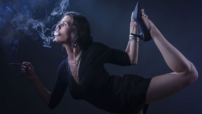 In San Francisco of USA, Yoga is done with smoking marijuana MJA