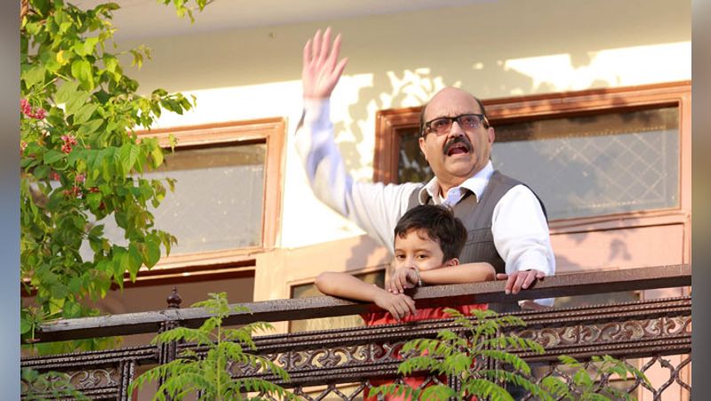 अमर सिंह 2000 में फिल्म 'हमारा दिल आपके पास है' में नजर आए थे। इसके अलावा उन्होंने डायरेक्टर शैलेंद्र पांडे की फिल्म 'जेडी' में एक राजनेता का किरदार निभाया था। वह 'नो एंट्री', 'लक्ष्य', 'खाकी', 'सिर्फ तुम' जैसी फिल्मों का भी हिस्सा रहे। उन्होंने एक बांग्ला फिल्म "शेष संगत" में भी काम किया था।