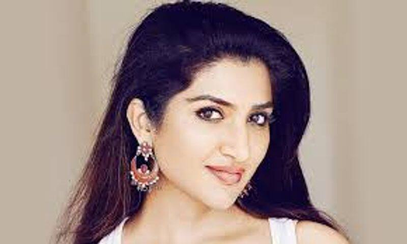 kannada actress met accident in Bangalore