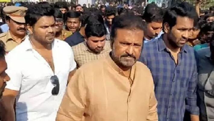 Police nab thugs who threatened Mohan Babus Farm house watchmen Police nab thugs who threatened Mohan Babus Farm house watchmen