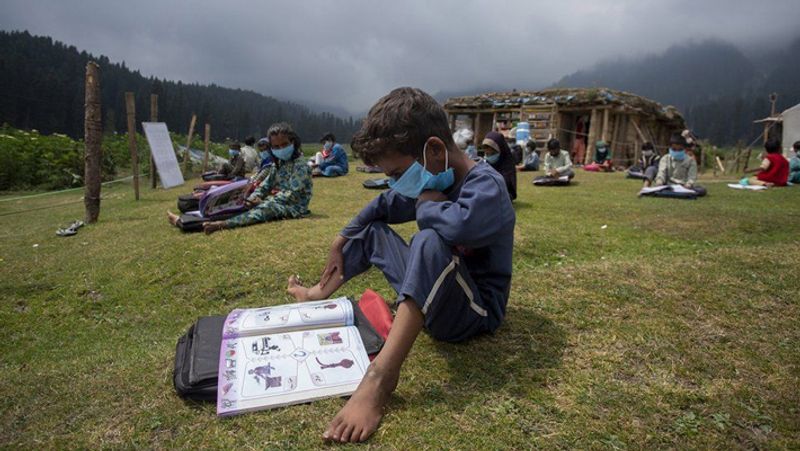 Covid 19 And lockdown news updates Kashmir Students taking Air Classes Stunning Solution to lockdown See pics KPY