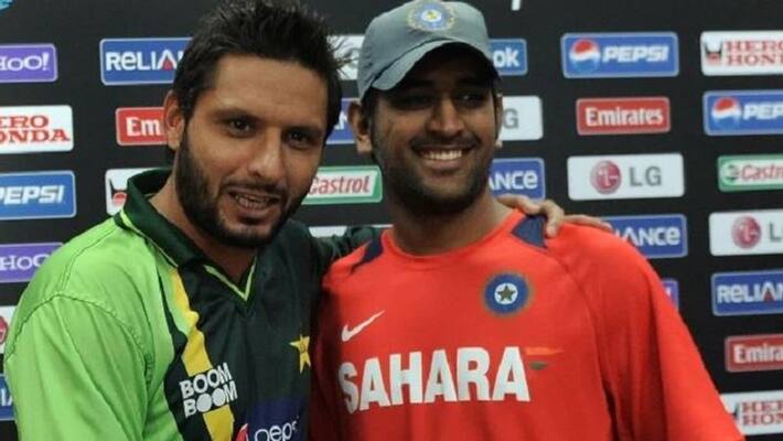 MS Dhoni doesn't deserve such treatment: Shahid Afridi reacts after CSK skipper's family gets online threats nra MS Dhoni doesn't deserve such treatment: Shahid Afridi reacts after CSK skipper's family gets online threats nra
