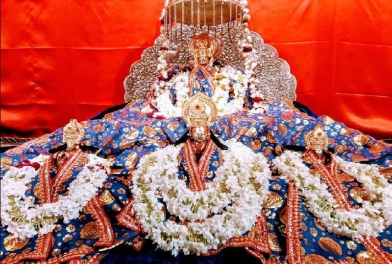 ২০১৬
বিজেপি নেতা সুব্রাহ্মন স্বামী বিতর্কিত এলাকায় রামমন্দির তৈরির অনুমতি চান। ওই বছরই সুপ্রিম কোর্টের বিচারপতি রঞ্জন গগৈ ৫ সদস্যের সাংবিধানিক বেঞ্চ গঠন করা হয়। তৈরি হয় মধ্যস্থতাকারী প্যানেল। কিন্তু প্যানেল মধ্যস্থতা ব্যার্থ হয়।
