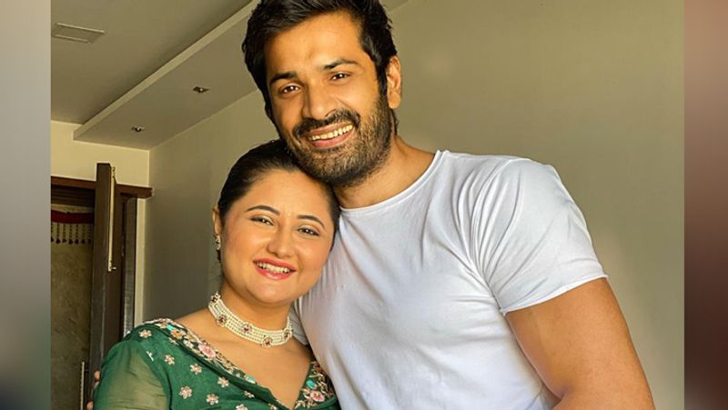 Rakshabandhan 2020: Rashami Desai Celebrates Rakshabandhan Festival With Brother Mrunal Jain Inside Photos KPJ