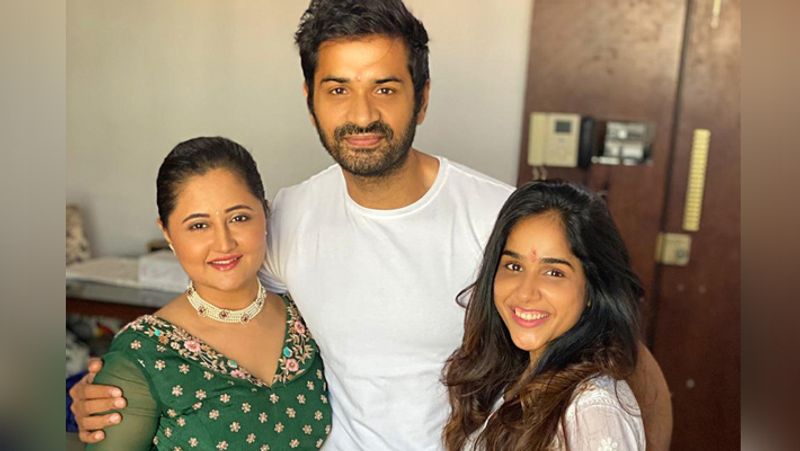 Rakshabandhan 2020: Rashami Desai Celebrates Rakshabandhan Festival With Brother Mrunal Jain Inside Photos KPJ