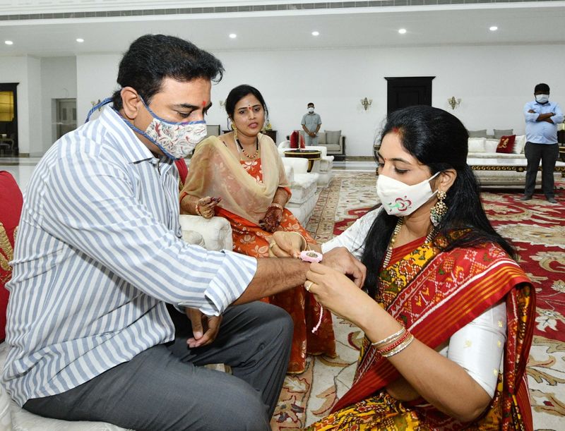 Raksha Bandhan... Kavitha Ties Rakhi to KTR