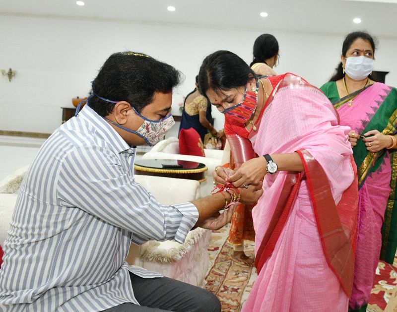 Raksha Bandhan... Kavitha Ties Rakhi to KTR