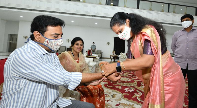 Raksha Bandhan... Kavitha Ties Rakhi to KTR