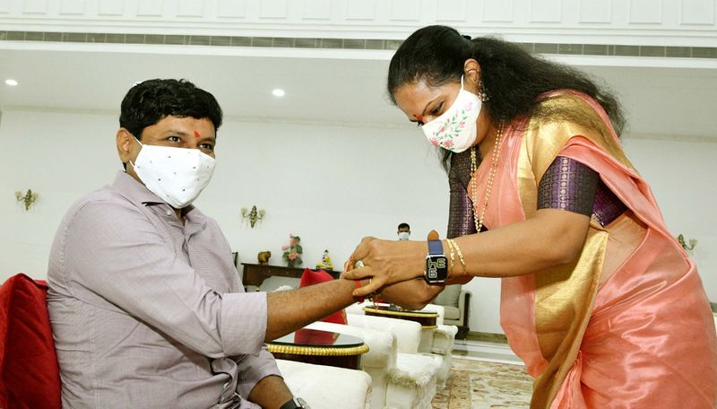 Raksha Bandhan... Kavitha Ties Rakhi to KTR