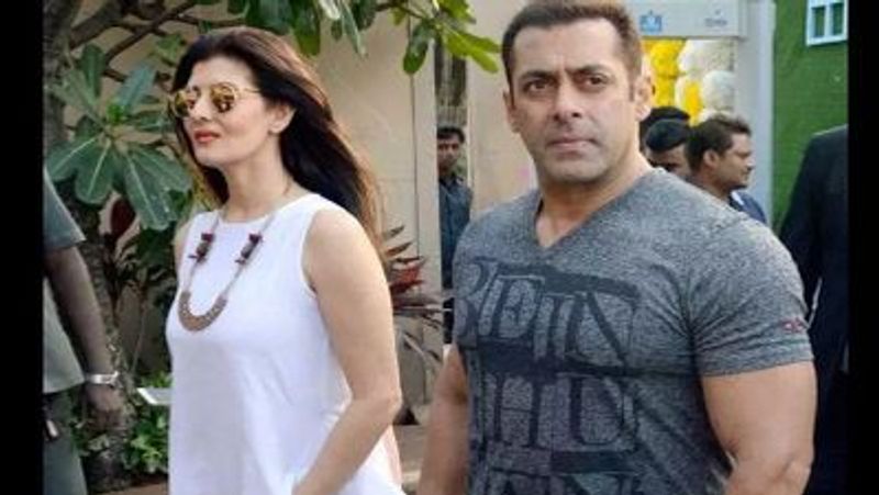 When Salman Khan wants to marry 11 year elder actress Rekha here is the truth
