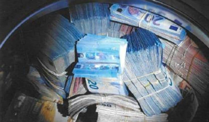 south korean man washes 14 lakh rupees in laundary machine to disinfect it from corona virus kph