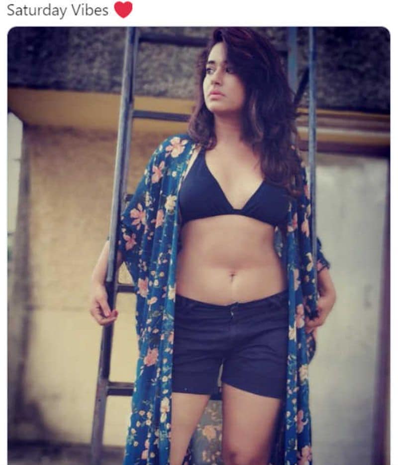 poonam Bajwa hot Bedroom Photo shoot going viral
