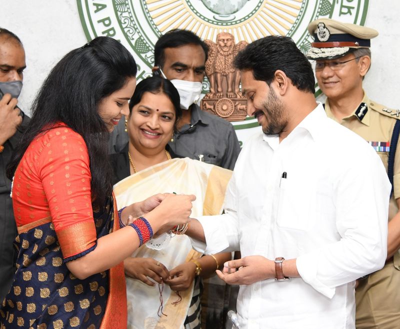 home minister, YCP women MLAs ties Rakhi to CM Jagan