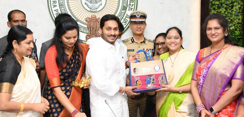 home minister, YCP women MLAs ties Rakhi to CM Jagan