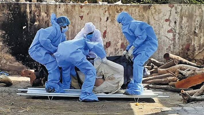 Corona Less than 1 thousand people died in India for fourth consecutive day, more than 61 thousand cases found in 24 hours Corona Less than 1 thousand people died in India for fourth consecutive day, more than 61 thousand cases found in 24 hours